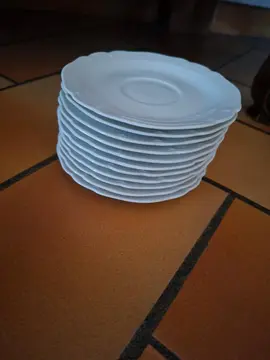 11 petites assiettes