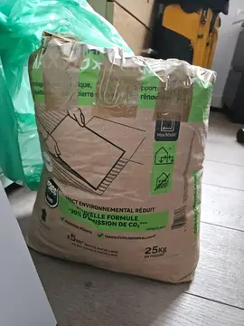 colle carrelage et décapant voile de ciment