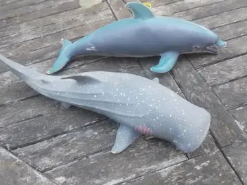 Figurines