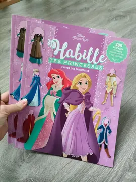 2 magazines d'autocollants et coloriage entamés