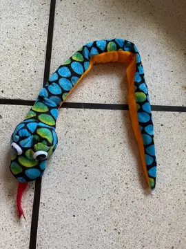 peluche serpent bleu