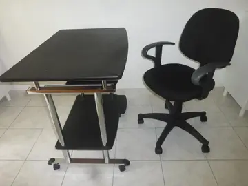 petit bureau et siège