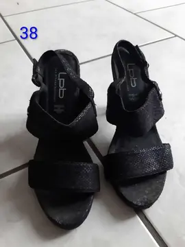Sandales à talons noires 38