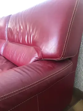 Canapé en cuir rouge