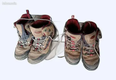 Deux paires de chaussures de randonnées T38 + T45