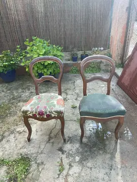 2 chaises anciennes bois massif