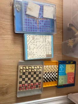 Lot de 5 jeux de société de voyage. incomplets