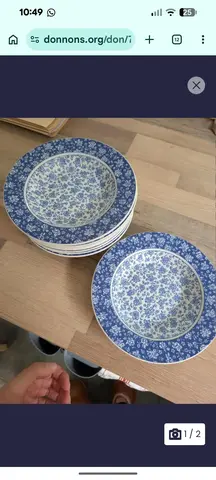 8 assiettes creuses fleuries bleues