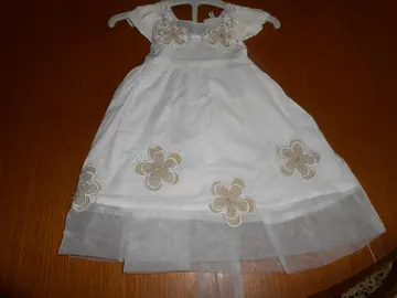 Petite robe de cérémonie neuve 6 mois