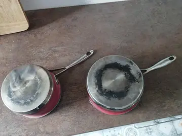 deux casseroles acier