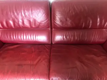 Canapé en cuir rouge