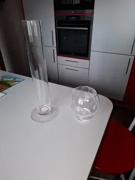 2 vases
