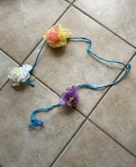 Guirlandes de fleurs en plastique