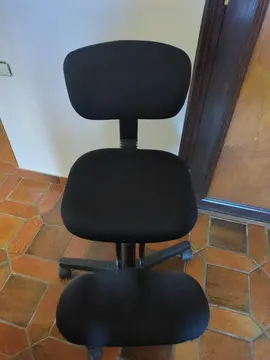 chaise à genoux ergonomique