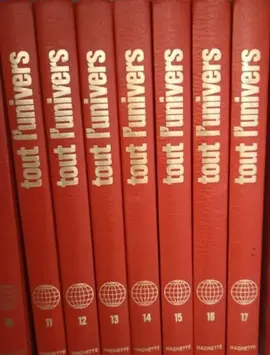 Donne encyclopédie Tout L'Univers ( 22 volumes ) en bon état.