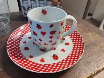 tasse et soucoupe coccinelle 🐞