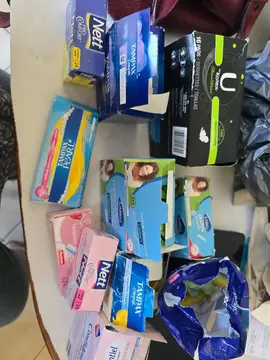 lot de tampons périodique diverses marques emballages ouverts