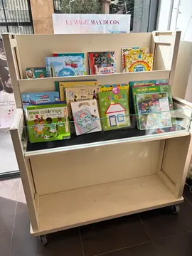 donne meuble vitrine librairie