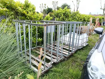 Palette cage