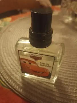 Eau de toilette cars entamé