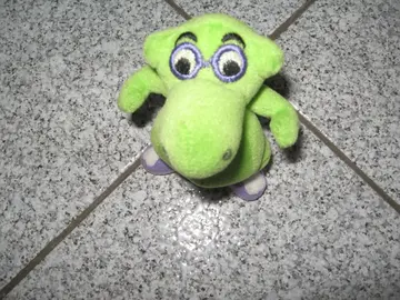 Petit dragon à lunettes