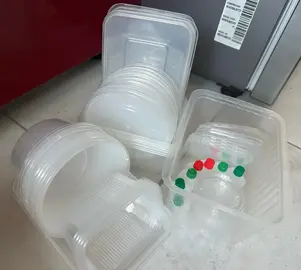 boîtes en plastic