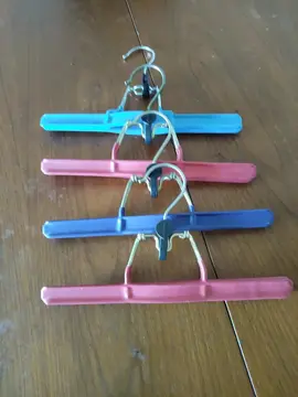 lot de 4 cintres