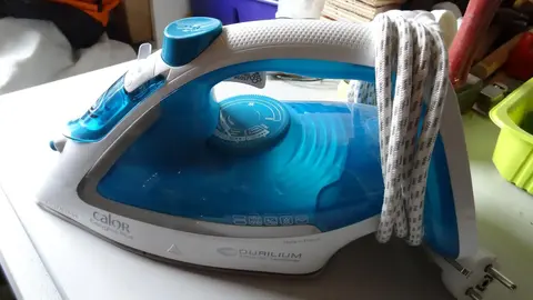 Fer à repasser à vapeur