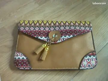 1 carton de plus d 'une trentaine de sacs neufs