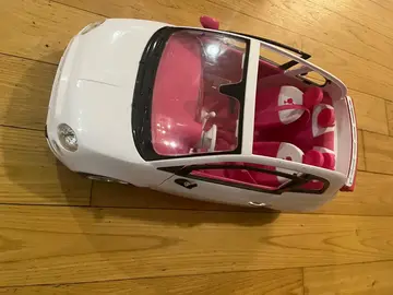 voiture Barbie décapotable