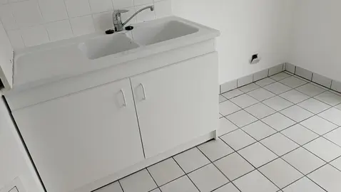 EVIER en céramique blanche
