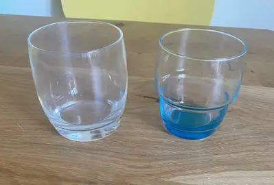 2 verres dépareillés
