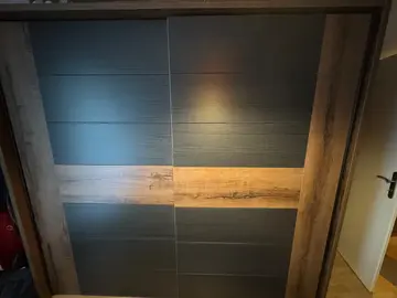 armoire en bois