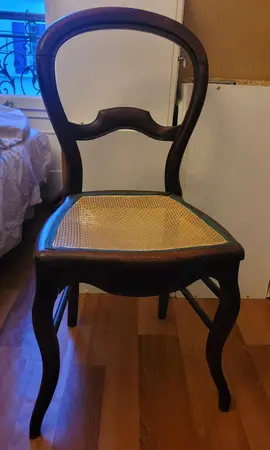 Jolie chaise en acajou et rotin