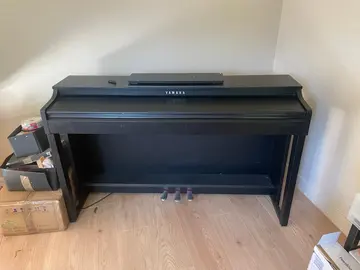 Piano électrique à accorder