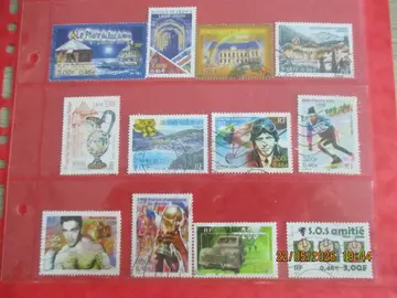12 timbres oblitér. de France 2000