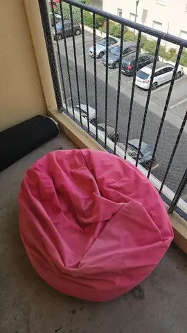 pouf rose À NETTOYER
