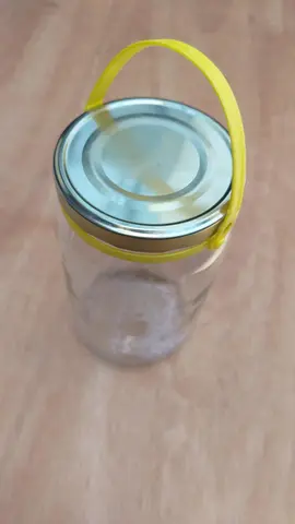 Pot avec couvercle vissable