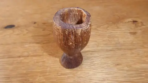 Vase en bois (miniature)