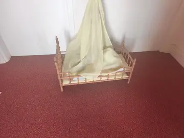 petit lit poupée