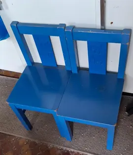 2 petites chaises pour enfants