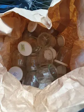 Donne petits pots verre pour activités diverses