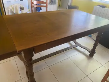 table en bois - largeur 90 / longueur 150 + 2 rallonges de 55cm soit une longueur totale de 250 cm
