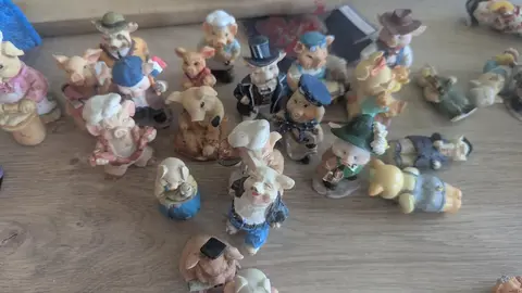 collection figurines petits cochons