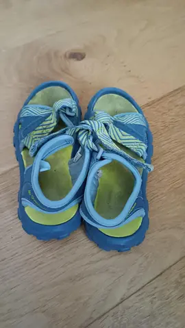 Chaussures été scratchs 28/29