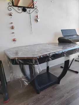 Table et lampe