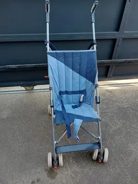 Poussette canne
