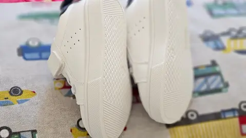Donne chaussures bébé - Taille 20 (Neuves)