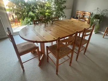 table ronde extensible avec 8 chaises