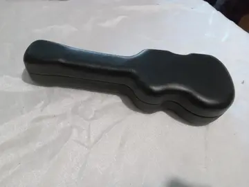 boîte en forme de guitare